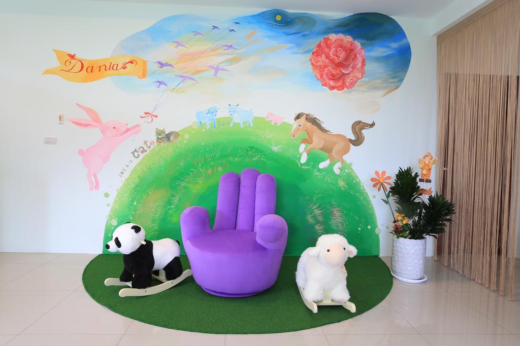 Dania Garden Bed & Breakfast Luodong Luaran gambar