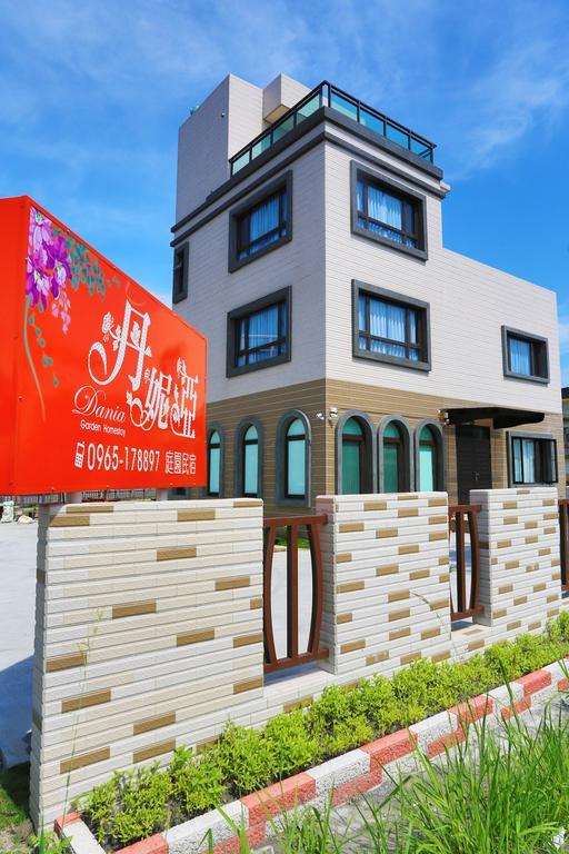 Dania Garden Bed & Breakfast Luodong Luaran gambar