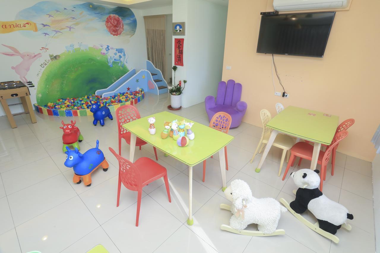 Dania Garden Bed & Breakfast Luodong Luaran gambar