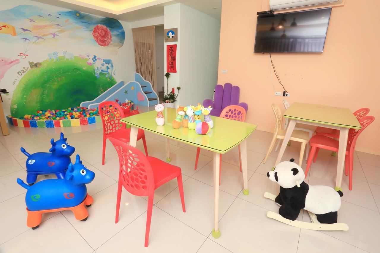 Dania Garden Bed & Breakfast Luodong Luaran gambar
